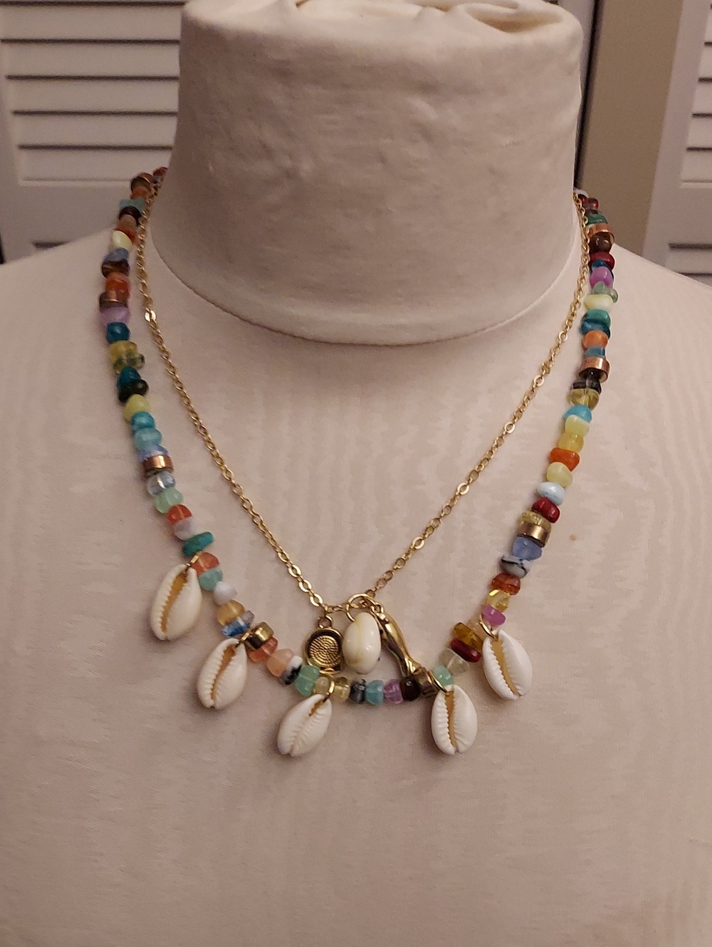 Multicolor Beaded Shell Pendant Layered Necklace - Brand Unknown